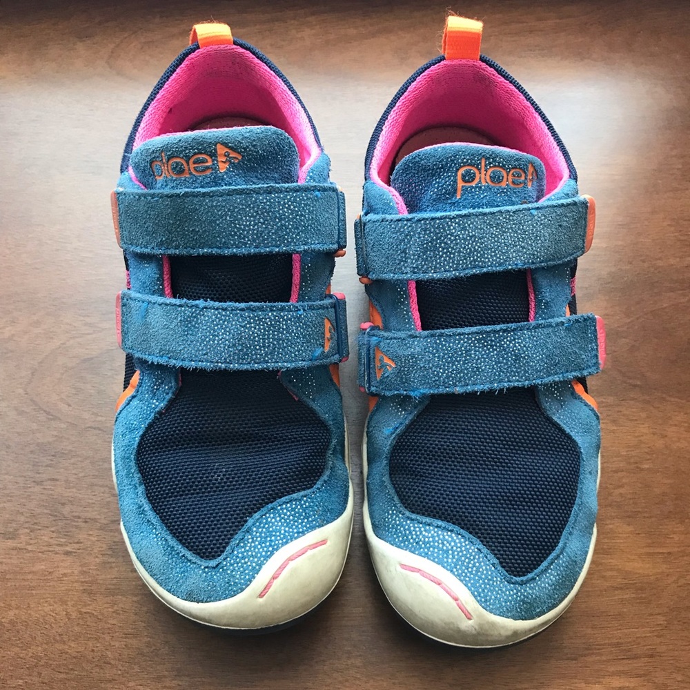 Plae brand shoe, size 1.5